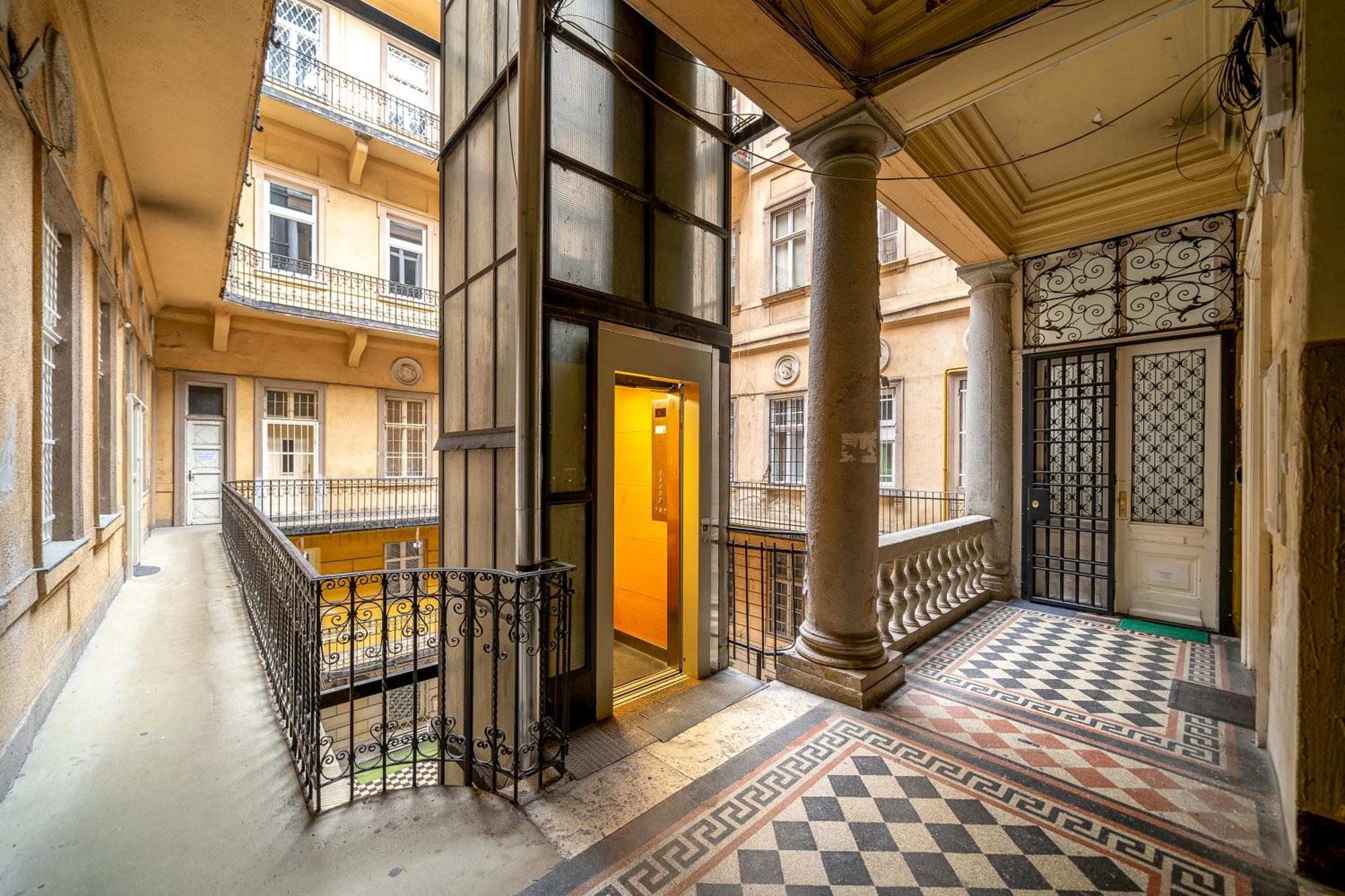 Apartmán Sweet Dreams At Oktogon Downtown Budapešť Exteriér fotografie