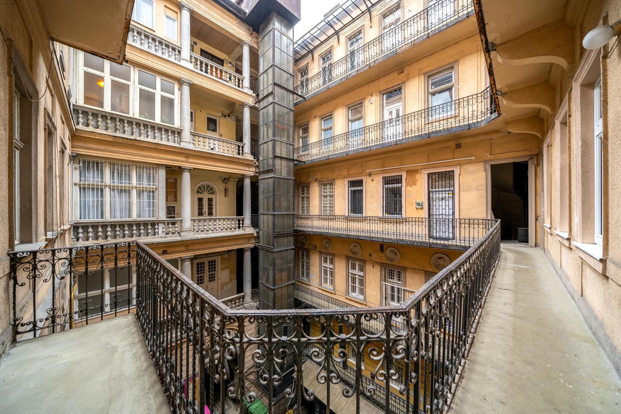 Apartmán Sweet Dreams At Oktogon Downtown Budapešť Exteriér fotografie